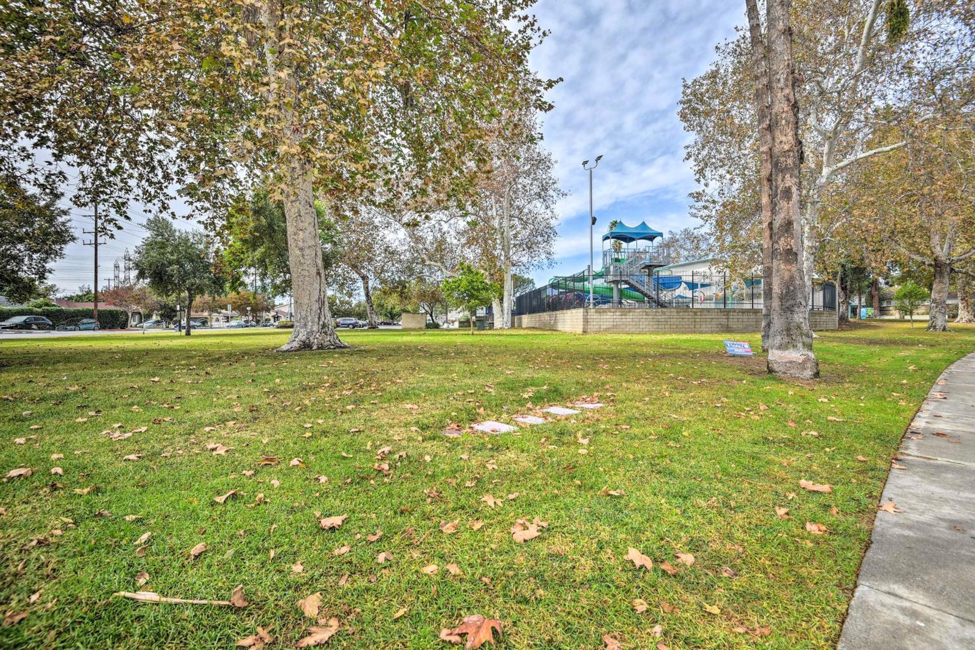 Stylish And Modern Burbank Gem With Private Yard! Villa Bagian luar foto