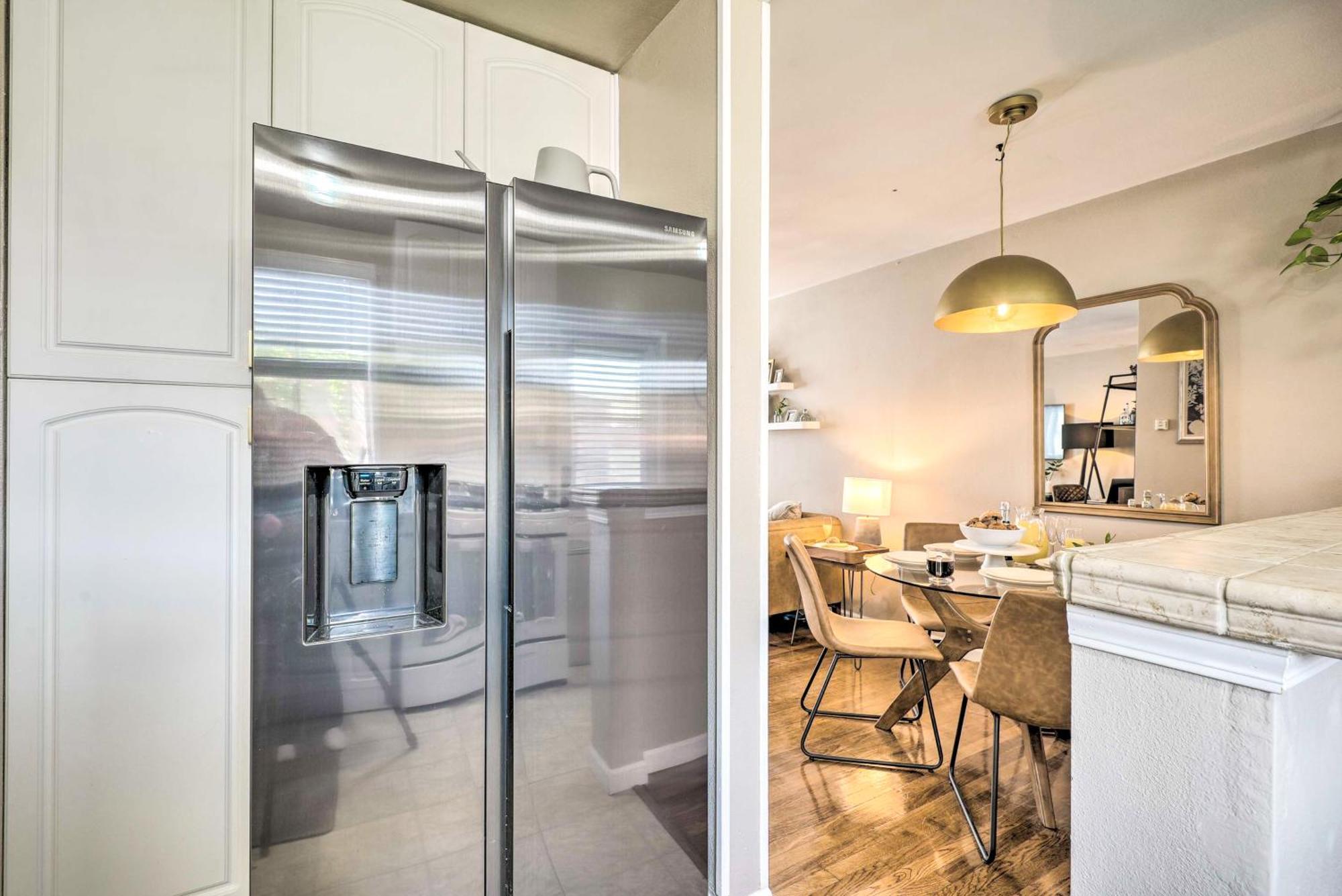 Stylish And Modern Burbank Gem With Private Yard! Villa Bagian luar foto