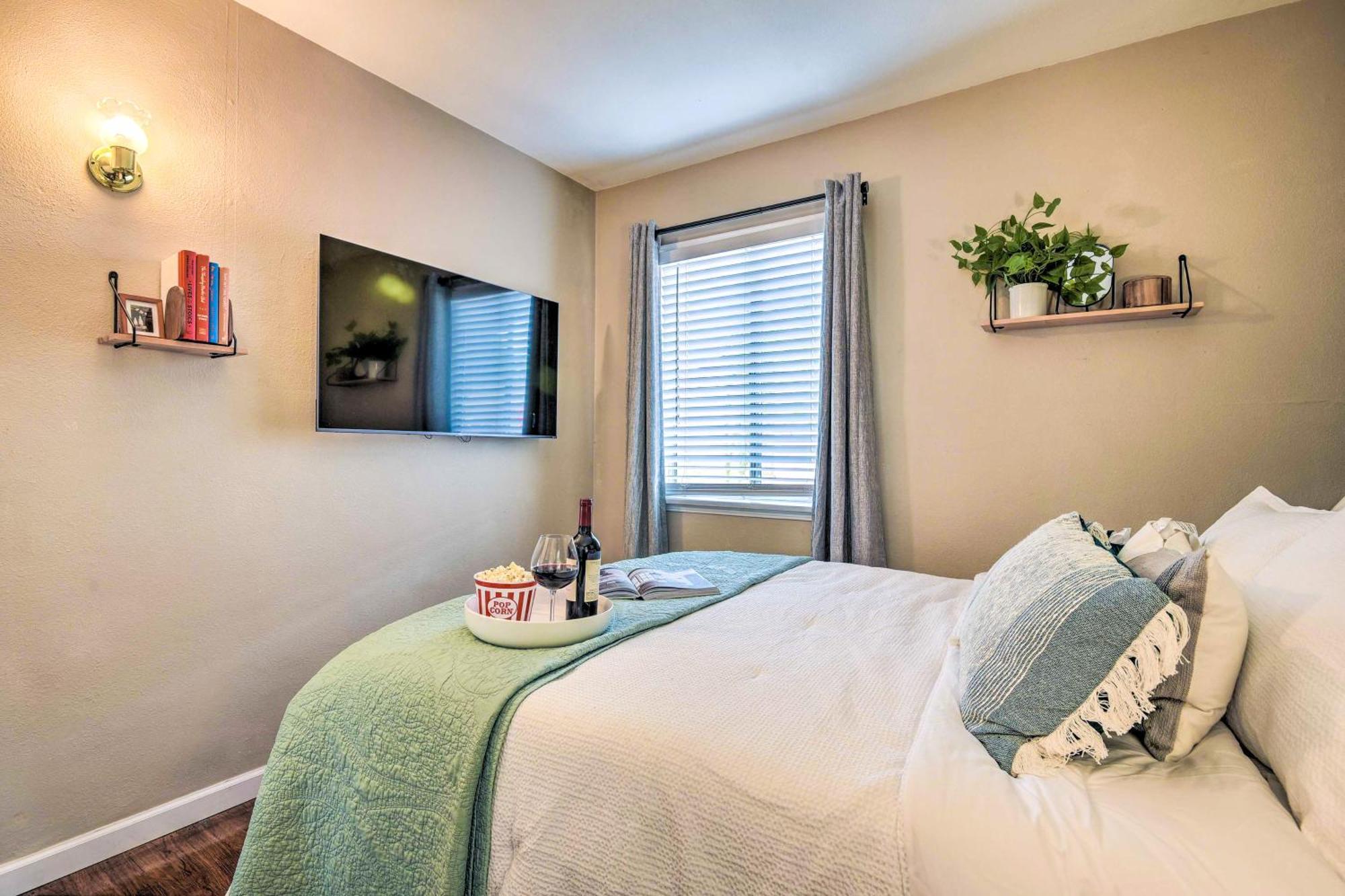 Stylish And Modern Burbank Gem With Private Yard! Villa Bagian luar foto