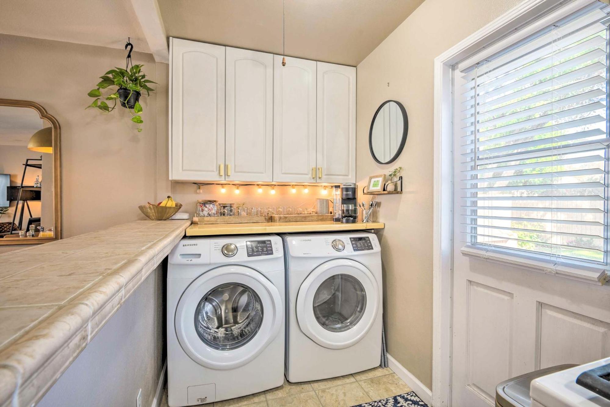 Stylish And Modern Burbank Gem With Private Yard! Villa Bagian luar foto