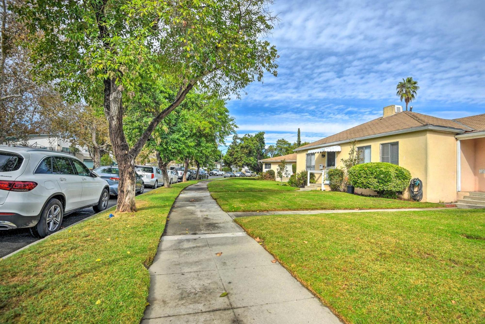 Stylish And Modern Burbank Gem With Private Yard! Villa Bagian luar foto